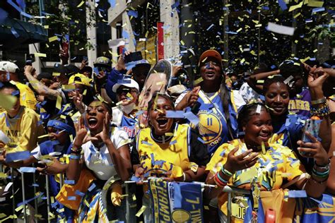 Warriors Parade Live Updates Nba Champs Thrill Fans On Sf Market