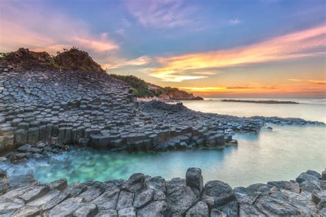 Sunrise on Giant Causeway