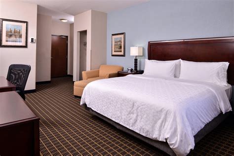 Holiday Inn Express & Suites Pittsburg - Pittsburg, KS - Business Profile