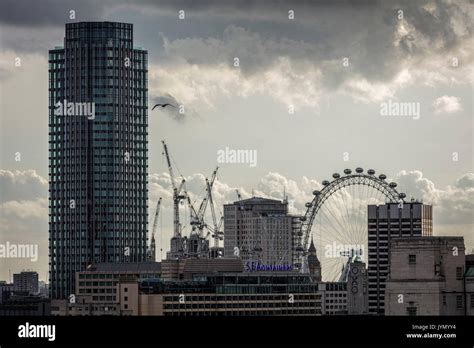 london evening skyline  res stock photography  images alamy