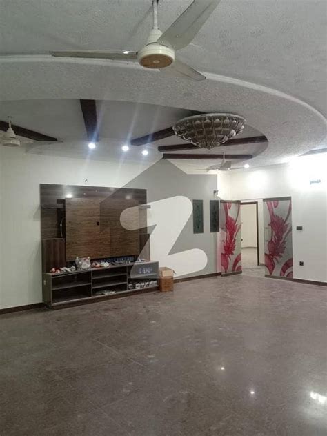 12 Marla Outstanding Upper Portion In Johar Town Near Doctors Hospital