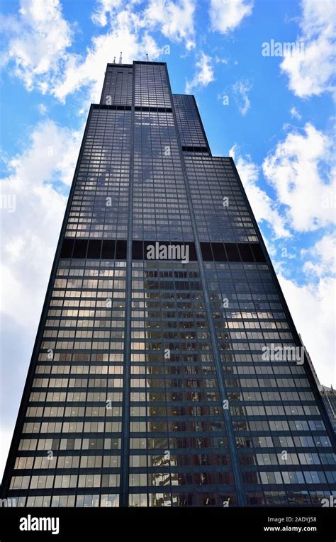 Chicago, Illinois, USA. The Willis Tower (formerly Sears Tower) in ...