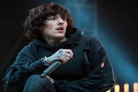 Mengungkap Fakta Menarik Tentang Oliver Sykes Vokalis Bring Me The