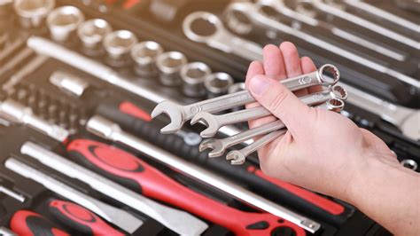 spanner  wrench choosing   tool   job airtasker uk