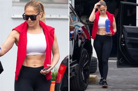 Jennifer Lopez Flaunts Impressive Abs In Skintight Gym Wear As She