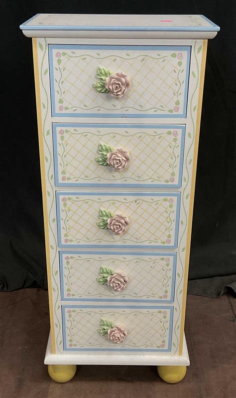 Lot Transitional Style Lingerie Chest On Bun Feet