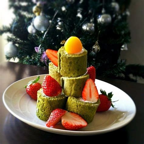 抹茶のロールケーキタワーで♡クリスマスツリー｜料理のレシピや作り方｜暮らしニスタ