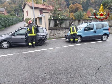 Scontro Tra Due Auto Tra Meina E Lesa Un Ferito Estratto Dalle Lamiere