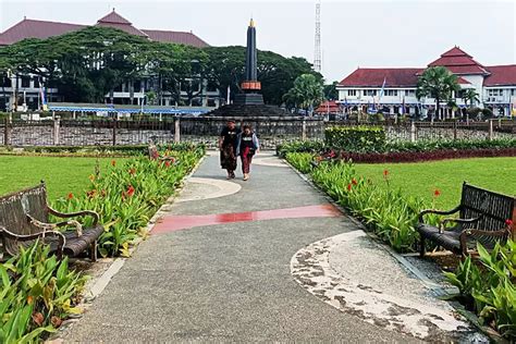 Dewan Progres Revitalisasi Alun Alun Tugu Lambat Radar Malang