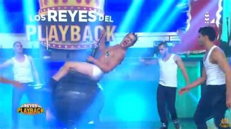 Los Reyes del Playback Gino Pesaressi se convirtió en Miley Cyrus en