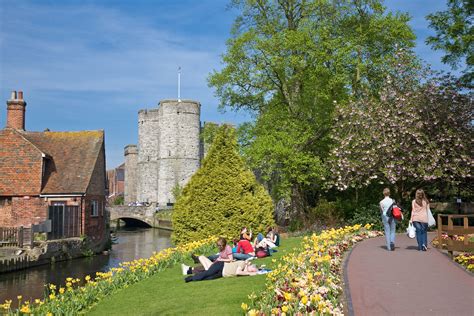 File:River Stour in Canterbury, England - May 08.jpg - Wikimedia Commons