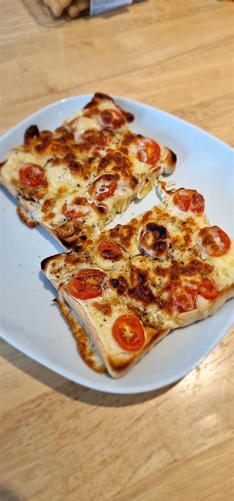 [homemade] Cheese And Tomato On Toast With Sriracha Black Pepper Worcester Sauce R Food