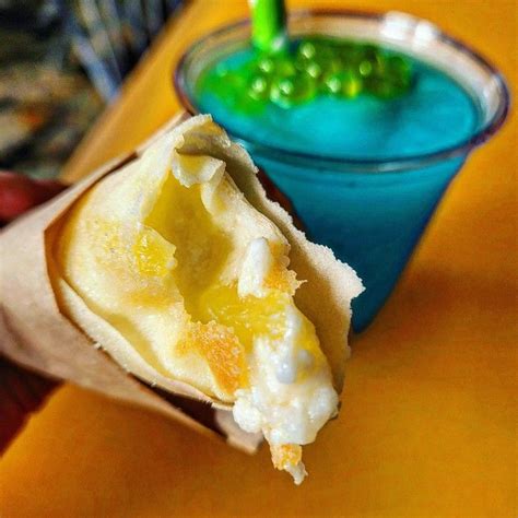 Pongu Lumpia Pineapple Cream Cheese Spring Roll Moara Margarita