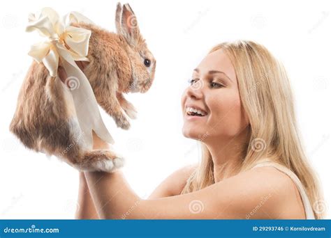 Ragazza Con Un Coniglio Fotografia Stock Immagine Di Bacio