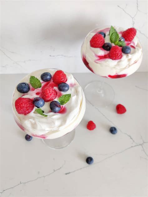 COPPETTE ALLO YOGURT VEGETALE E FRUTTI DI BOSCO In Cucina Con Chiara