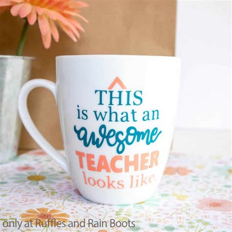 Easy DIY Teacher Appreciation Mug is the Perfect Back to School Gift!