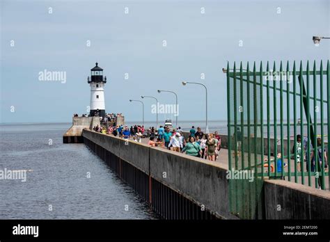 Duluth north pier light house minnesota hi-res stock photography and ...