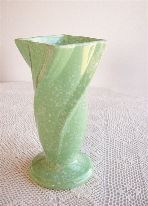 Vintage Vase Shawnee Pottery Usa