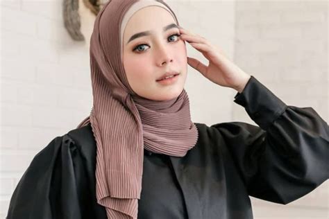 3 Tutorial Pasmina Plisket Bikin Penampilanmu Kekinian