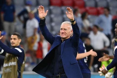 Foto Piala Dunia Deschamps Bicara Pesaing Perancis Sebut Tim