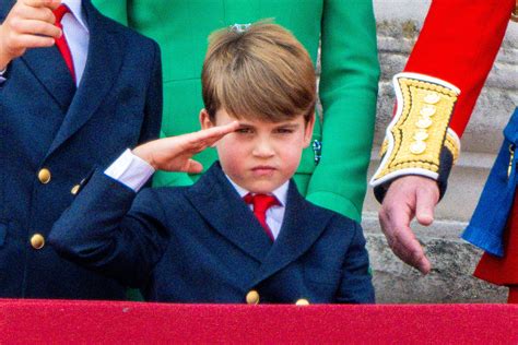 Prince Louis Steals The Show Again With Adorable Trooping The Colour Pics Look Perez Hilton