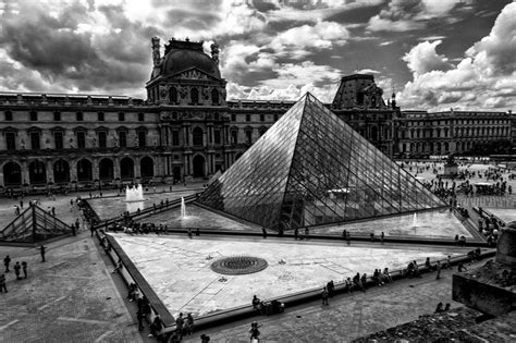 Louvre's Pyramid by Sorriso888 on DeviantArt