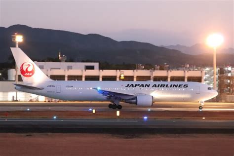 日本航空 Boeing 767 300 JA610J 熊本空港 航空フォト by Yuseiさん 撮影2021年11月26日