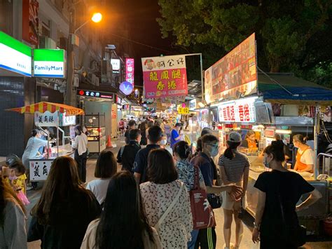 Luodong Night Market 羅東夜市 - Foreigners in Taiwan - 外國人在臺灣