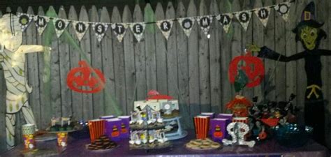 Halloween "monster mash dance party" | Catch My Party