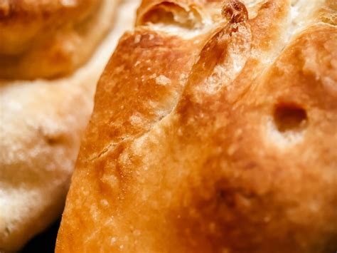 Premium Photo Selective Focus Closeup Of Freshly Baked Yeast Puff