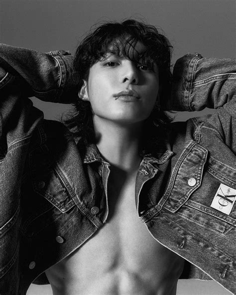 Potret Seksi Jungkook Bts Jadi Duta Celana Dalam Calvin Klein Otot