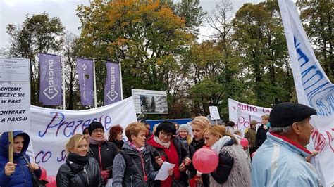 Protestowali Przed Sejmem W Obronie Starachowickich Klinik Serca