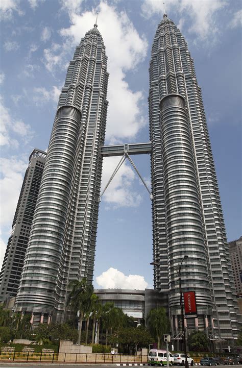 til los torres petronas en malasia unos de los edificios mas altos en
