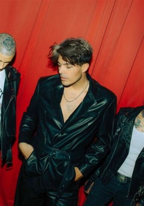 News Radioitalia The Kolors Incidente Prima Del Concerto Stash Un