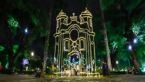 Iluminação da Praça da Liberdade traz tema Natal da Mineiridade