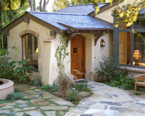 16 Inspiring Coastal Cottage Exterior Design Ideas