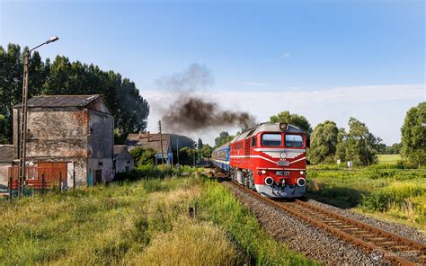 M62 127 WRP World Rail Photo