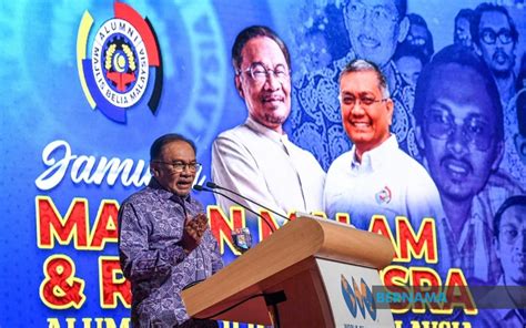 Anwar Umum Dana Awal Rm Juta Untuk Yayasan Alumni Majlis Belia Malaysia