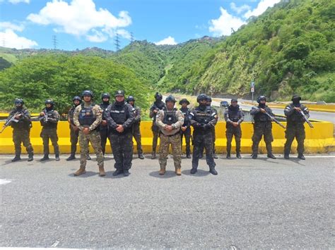 La Jornada Incautan Arsenal De 156 Piezas De Armas De Guerra En Caracas