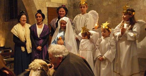 En Direct Les Baux De Provence La C R Monie De La Messe De Minuit