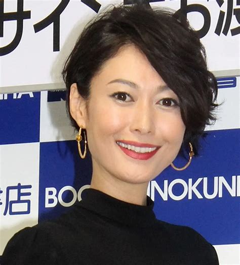 モデルで女優の田丸麻紀 スポニチ Sponichi Annex 芸能