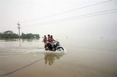 Les inondations dues à la mousson font 42 morts et des millions de