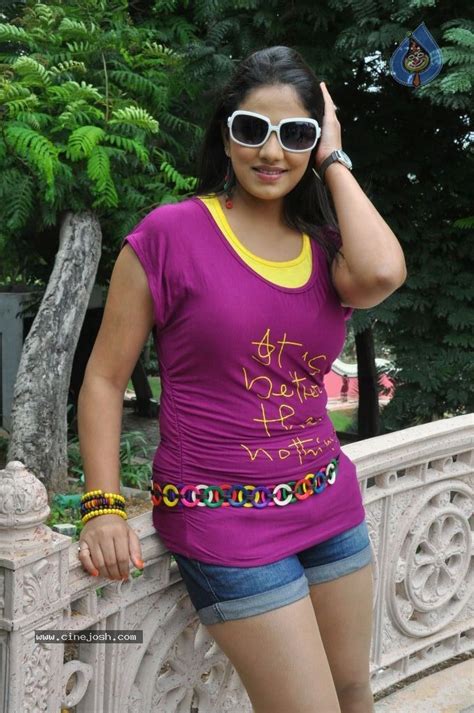 Shivani Hot Stills Photo 9 Of 95