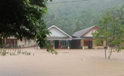 Banjir Rob Rendam Dusun Di Kabupaten Malang Bacaini Id