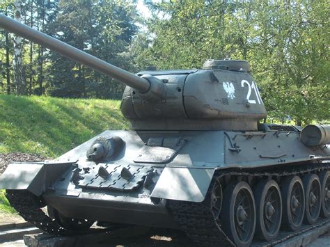 T 34 85 The Best Tank In 2 World War Army Vehicles Armored Vehicles