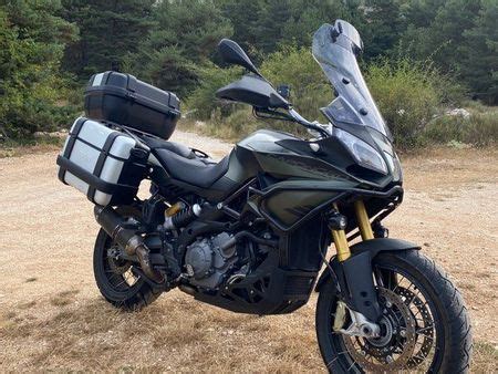 Aprilia Apprilia Caponord Rallye Em Segunda M O O Parking