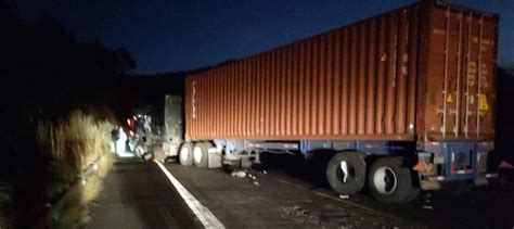 Muere Policía De Ziracuaretiro En Choque Contra Tráiler En La Siglo 21