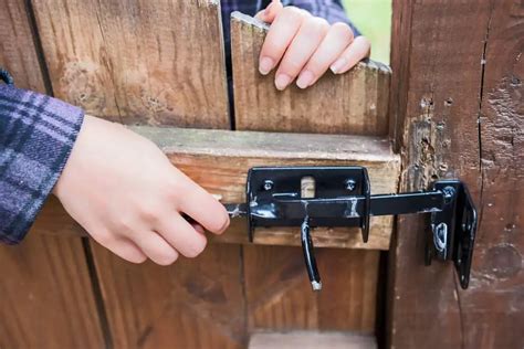 9 Different Gate Latch Types and Materials (Read Before You Buy)