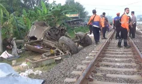 Jejak KA Turangga Di Jombang Pernah Tabrak Truk Mogok Di Perlintasan