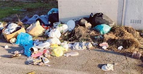 Rifiuti Ripulite Quel Piazzale La Voce Di Rovigo